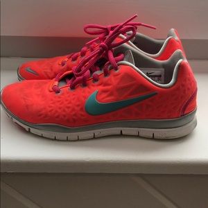 Nike free 5.0 running shoes